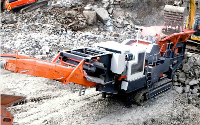 履帶移動(dòng)破碎站施工現(xiàn)場(chǎng)